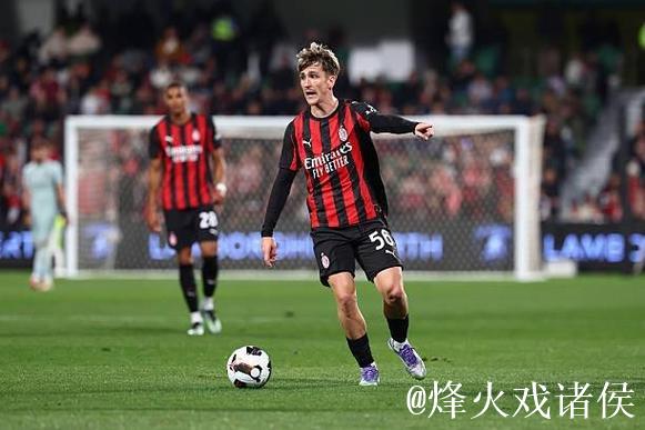 斯基拉:萨勒马克尔斯距离与米兰续约至2030年仅剩一步之遥 斯基拉:萨勒马克尔斯距离与米兰续约至2030年仅剩一步之遥