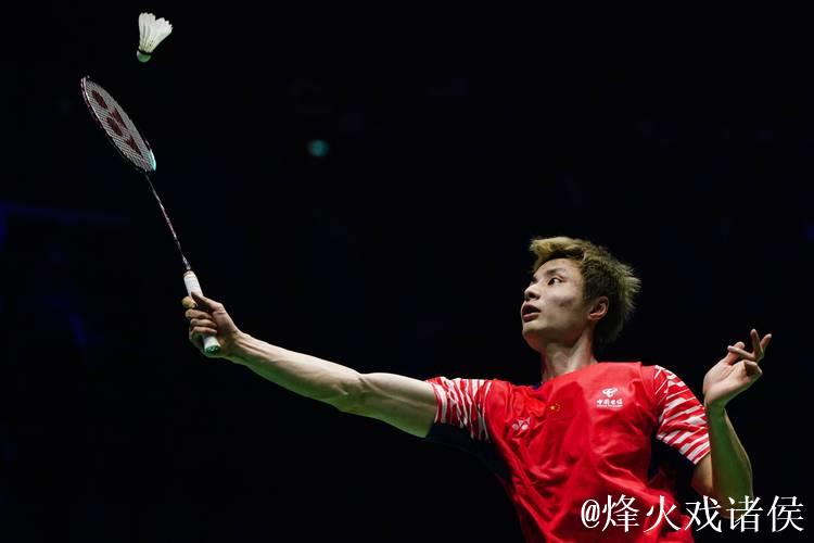 十五运会羽毛球资格赛：石宇奇惊险逆转 郑思维复出首秀获胜