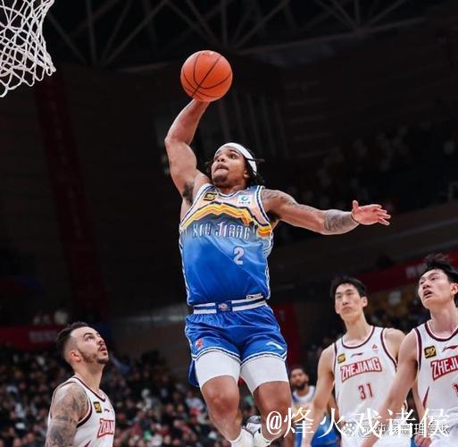 韦瑟斯庞全场出战18分钟,投篮12中7得到16分4篮板4助攻 韦瑟斯庞全场出战18分钟,投篮12中7得到16分4篮板4助攻